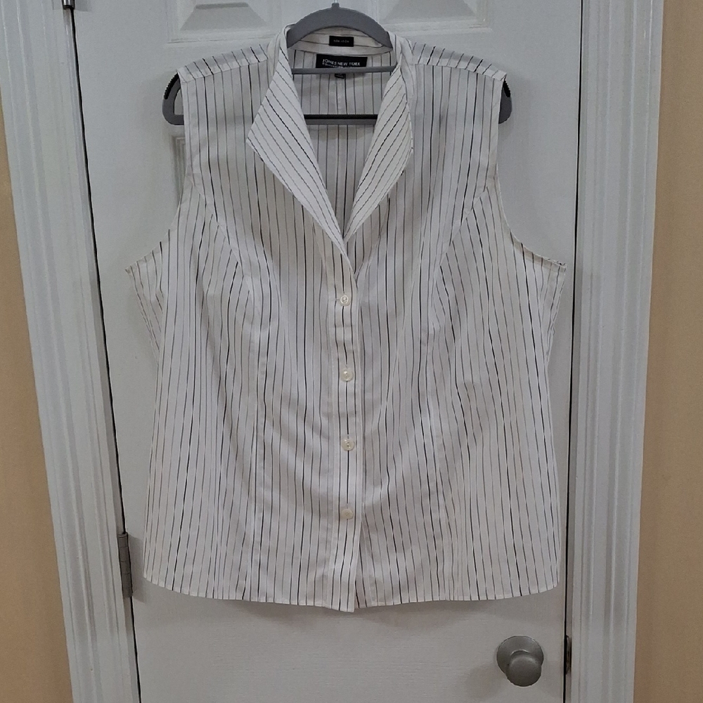 Jones New York White Gray Sleeveless Button Down Shirt 18W